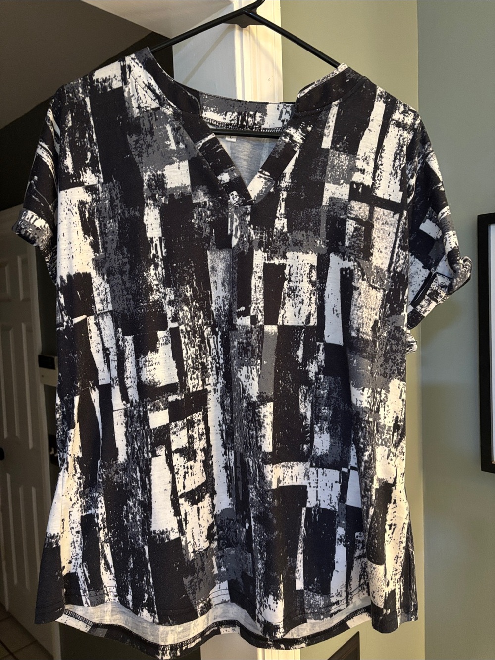 Women's Black & White Abstract V-Neck Tee